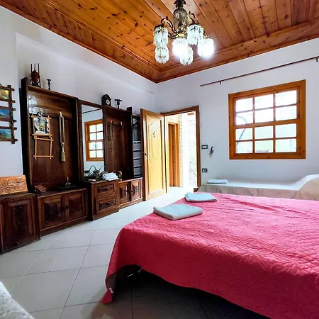 Late Nature House Gjirokastër